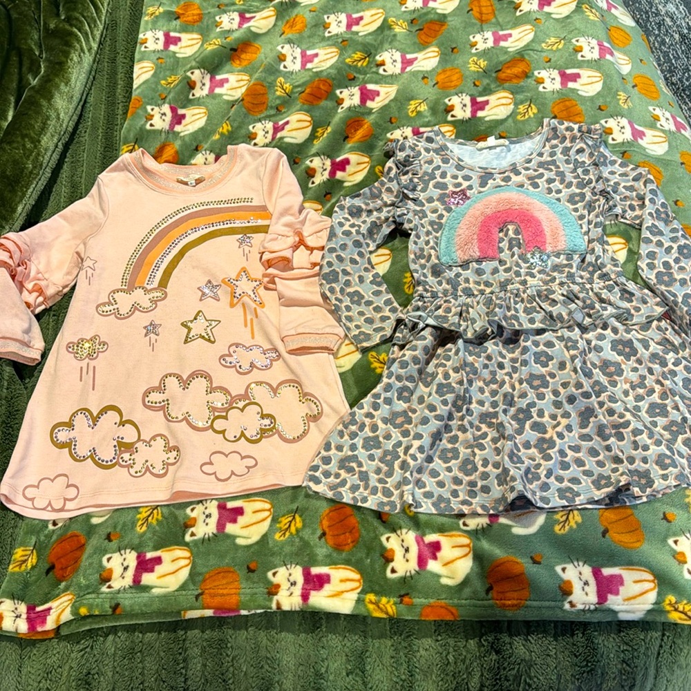 Beautiful Sara dresses.